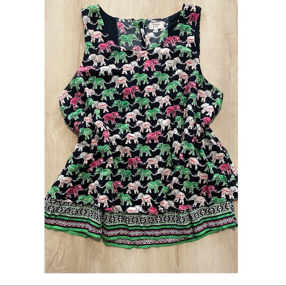 Crown & Ivy Elephant Top “Size XL”